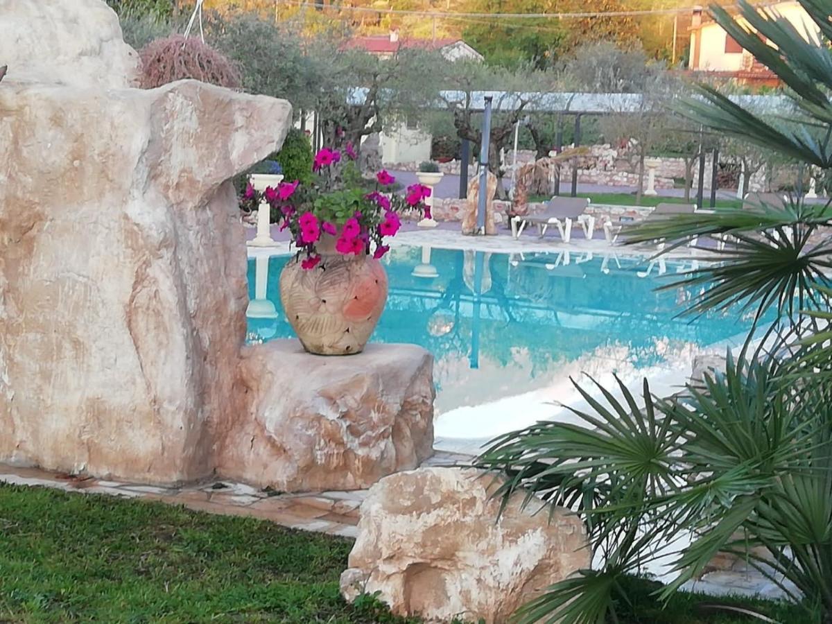 Residenza Nosy Be Villa Palombara Sabina Exterior foto